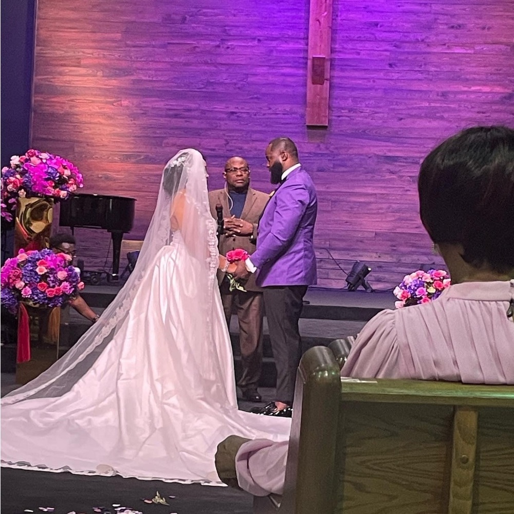 168" length cathedral veil used once for 1hr.